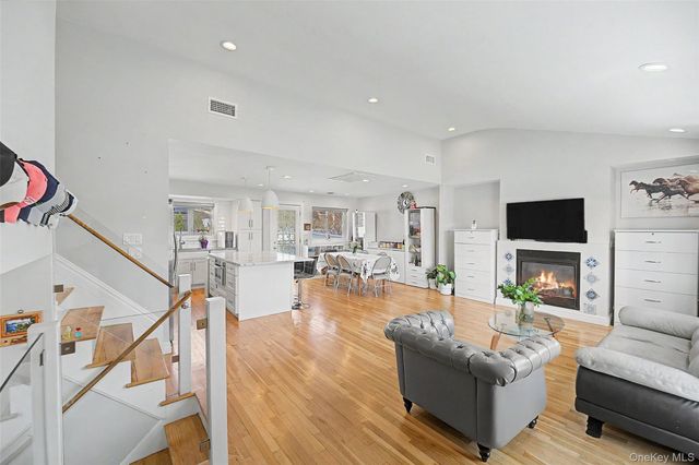 47 Favorite Lane, Jericho, NY 11753