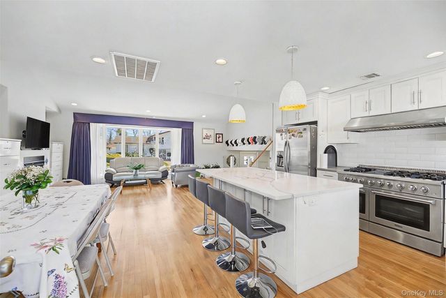 47 Favorite Lane, Jericho, NY 11753