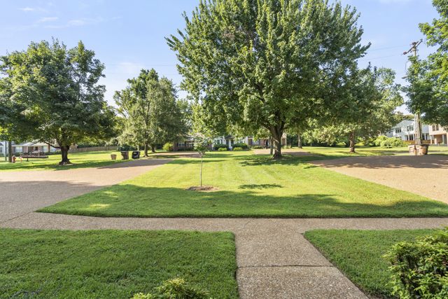 222 Brattlesboro Pl, Nashville, TN 37204