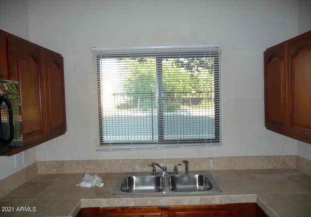 7110 N 68 Avenue 2, Glendale, AZ 85303