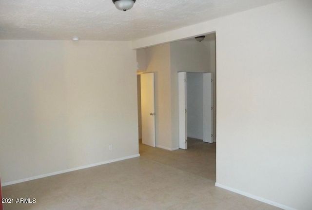 7110 N 68 Avenue 2, Glendale, AZ 85303