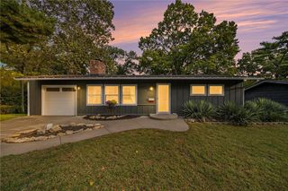 4512 W 79th Street, Prairie Village, KS 66208