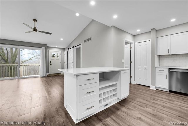 7968 Lawrence, West Bloomfield, MI 48322