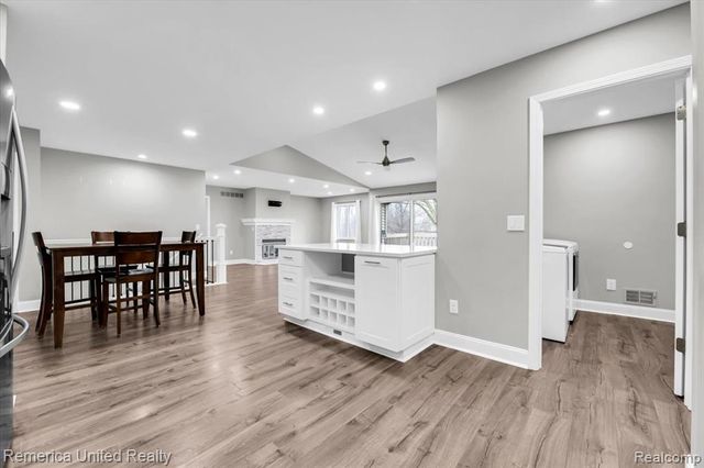 7968 Lawrence, West Bloomfield, MI 48322