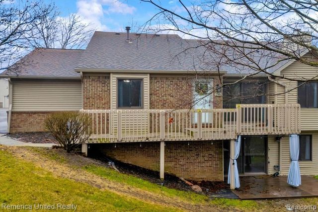 7968 Lawrence, West Bloomfield, MI 48322