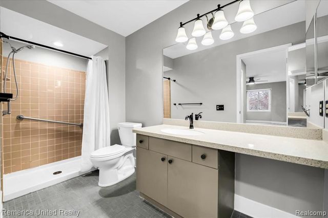 7968 Lawrence, West Bloomfield, MI 48322