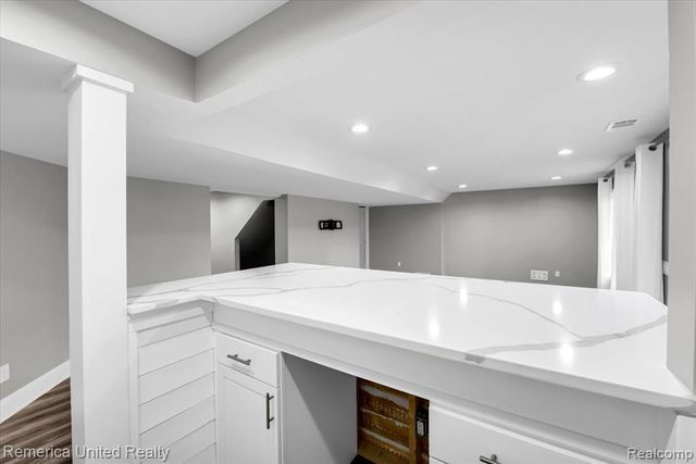 7968 Lawrence, West Bloomfield, MI 48322