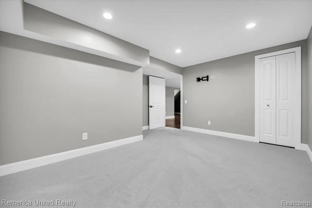 7968 Lawrence, West Bloomfield, MI 48322