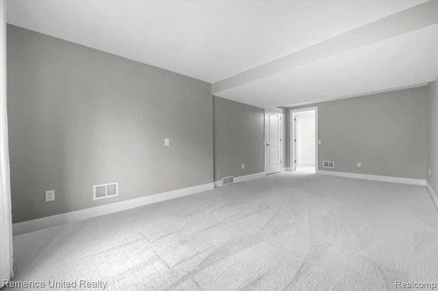 7968 Lawrence, West Bloomfield, MI 48322