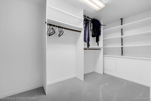 7968 Lawrence, West Bloomfield, MI 48322