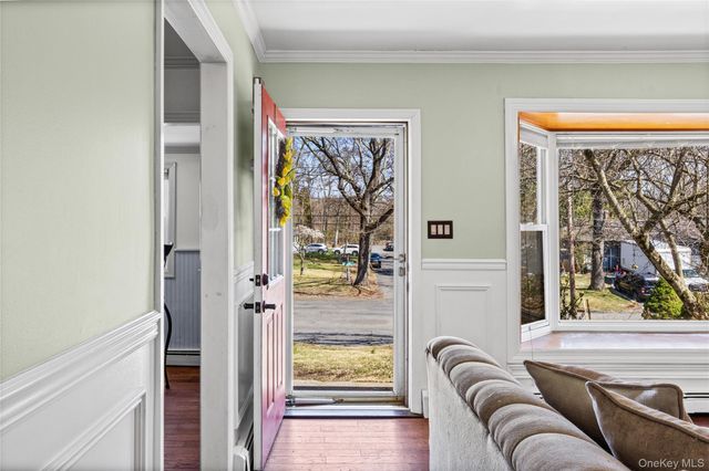 32 Hewlett Drive, Sound Beach, NY 11789