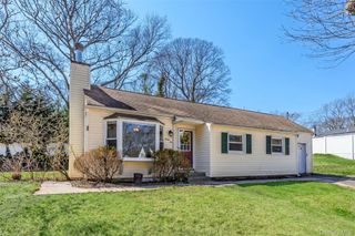 32 Hewlett Drive, Sound Beach, NY 11789