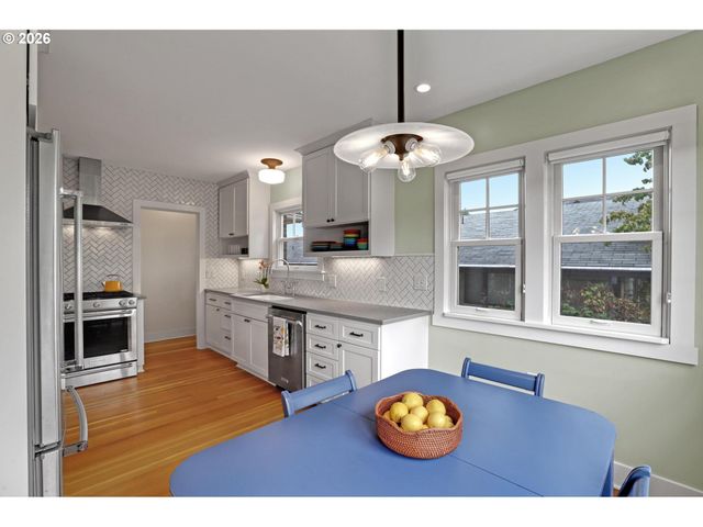 2635 Se 14TH Ave, Portland, OR 97202