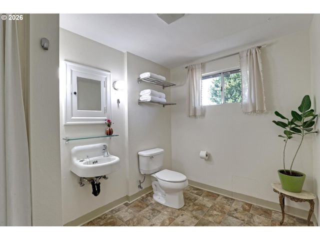 2635 Se 14TH Ave, Portland, OR 97202