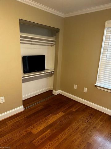 3932 lexwin Avenue, Winston-salem, NC 27107