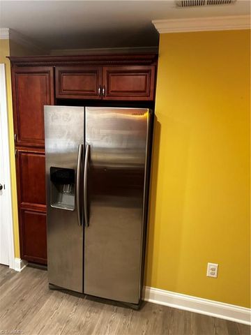 3932 lexwin Avenue, Winston-salem, NC 27107