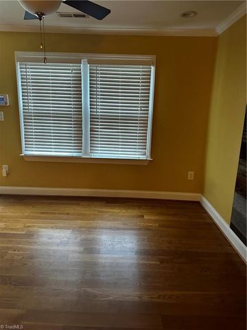 3932 lexwin Avenue, Winston-salem, NC 27107