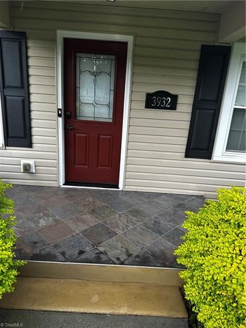 3932 lexwin Avenue, Winston-salem, NC 27107