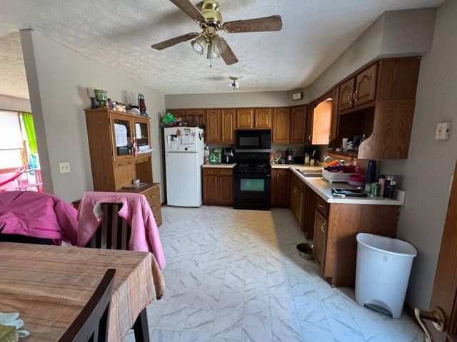 1217 Daisy Street SE, Demotte, IN 46310