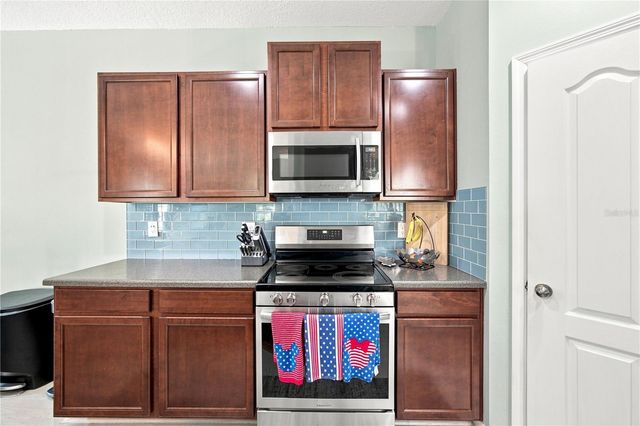 5530 KINGLETHILL DRIVE, Lithia, FL 33547