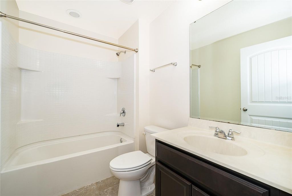 Image 7 of property listing at 10061 TOWN LAKE DRIVE, Orlando, FL 32832