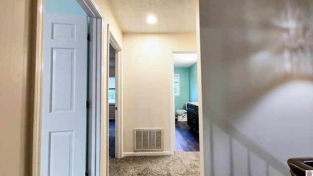 210 Brentwood Dr, Paducah, KY 42003