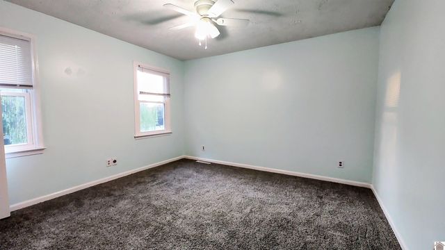 210 Brentwood Dr, Paducah, KY 42003