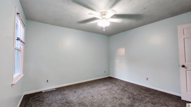 210 Brentwood Dr, Paducah, KY 42003