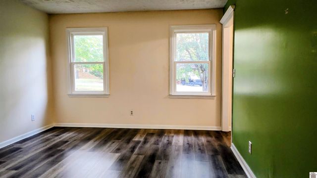 210 Brentwood Dr, Paducah, KY 42003