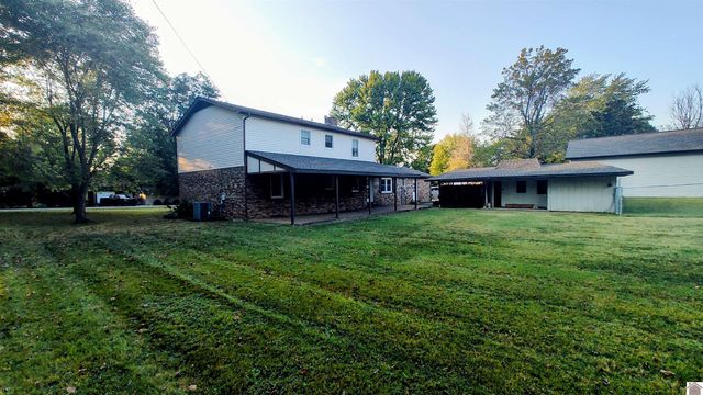 210 Brentwood Dr, Paducah, KY 42003