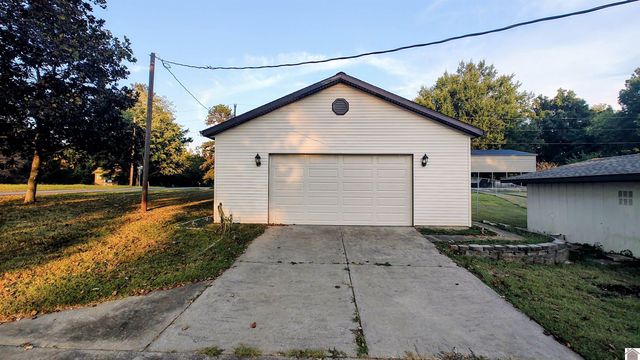 210 Brentwood Dr, Paducah, KY 42003