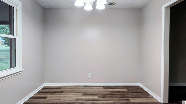 210 Brentwood Dr, Paducah, KY 42003