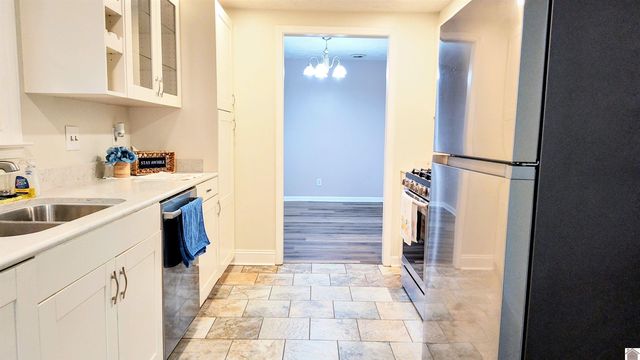 210 Brentwood Dr, Paducah, KY 42003