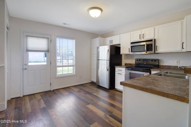 134 Cornerstone Place, Jacksonville, NC 28546