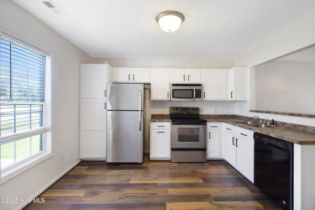 134 Cornerstone Place, Jacksonville, NC 28546