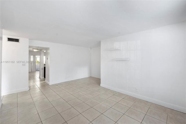4221 NW 19th Street 289, Lauderhill, FL 33313
