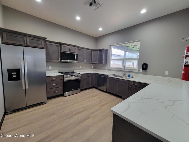 13916 N Rainier LOOP, Rathdrum, ID 83858