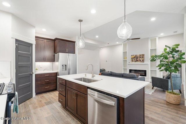 13916 N Rainier LOOP, Rathdrum, ID 83858