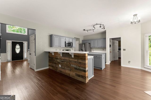 6280 Clear Spring Lane, Flowery Branch, GA 30542