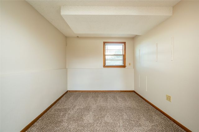 2422 Richmond Avenue, Des Moines, IA 50317