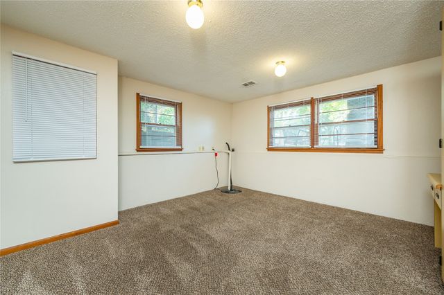 2422 Richmond Avenue, Des Moines, IA 50317