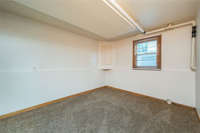 2422 Richmond Avenue, Des Moines, IA 50317