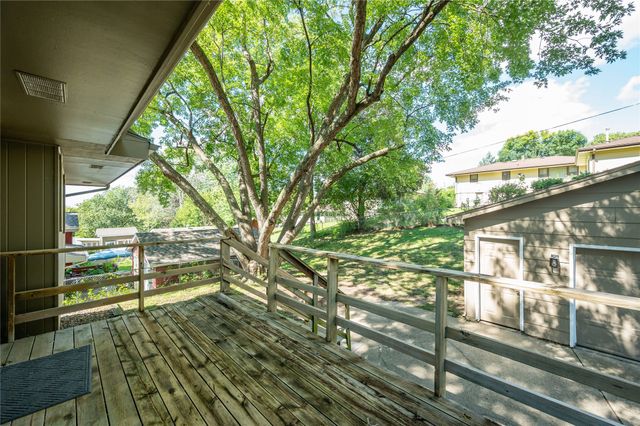 2422 Richmond Avenue, Des Moines, IA 50317