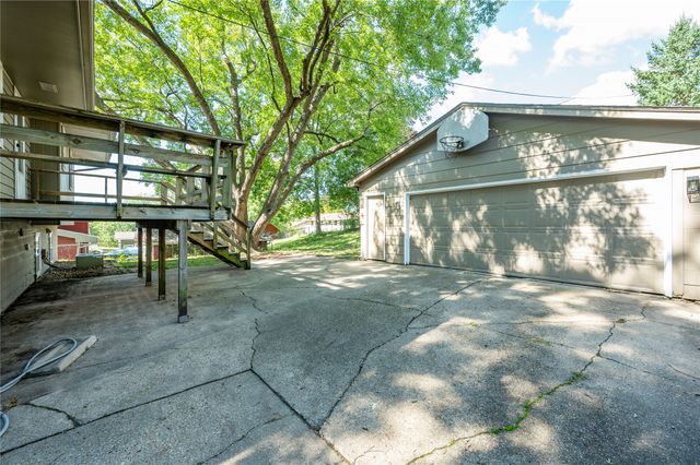 2422 Richmond Avenue, Des Moines, IA 50317