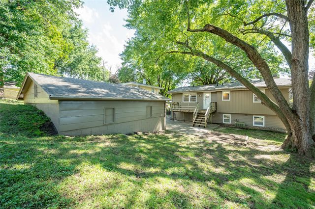 2422 Richmond Avenue, Des Moines, IA 50317