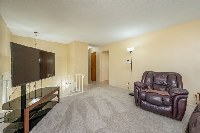 2422 Richmond Avenue, Des Moines, IA 50317