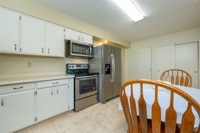 2422 Richmond Avenue, Des Moines, IA 50317