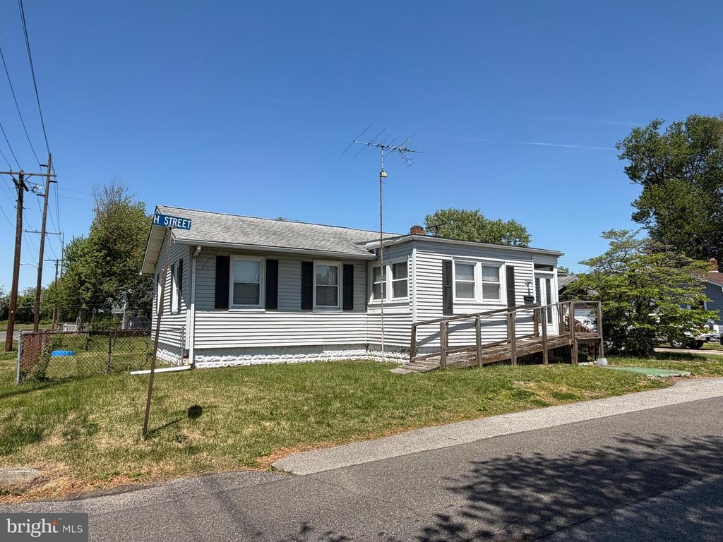 258 H ST, Carneys Point, NJ 08069