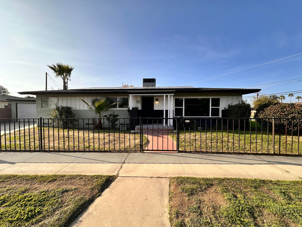901 Paloma Street, Bakersfield, CA 93304