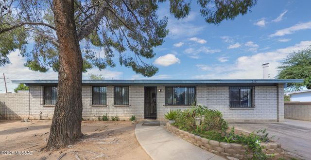 2497 W Placita De Ramo, Tucson, AZ 85741